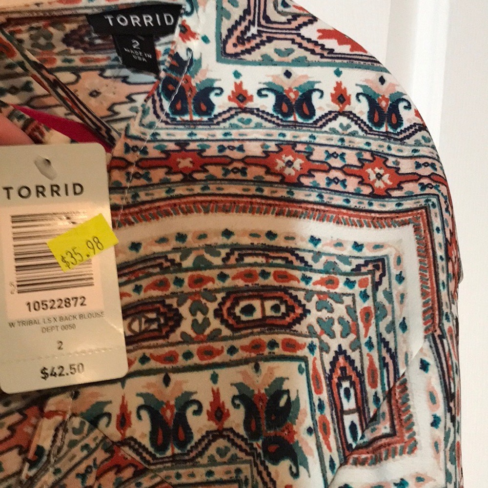 Patterned Blouse - Picture 4 of 4